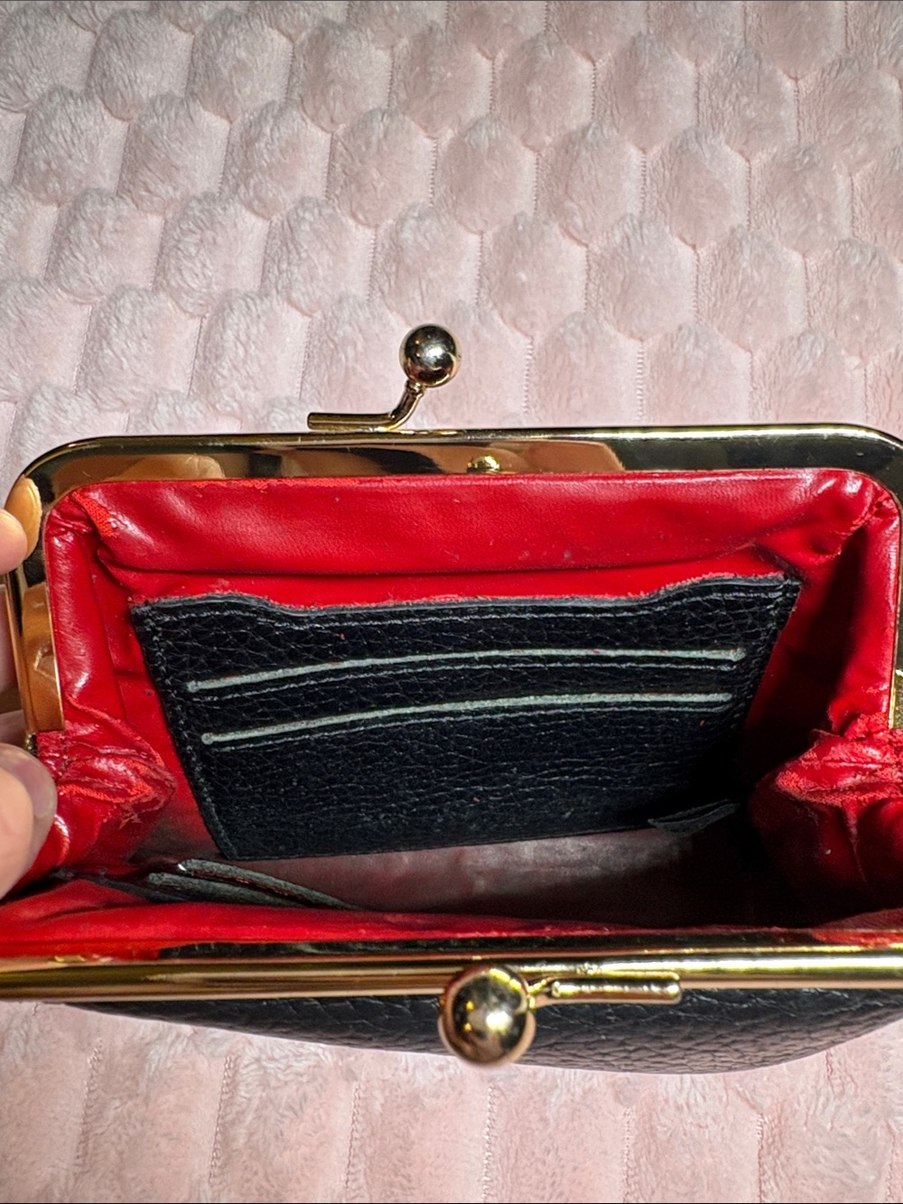 Y2K/ Vintage Dooney & Bourke Pebbled Kiss-Lock Coin Pouch with Gold Hardware - Picture 9 of 16